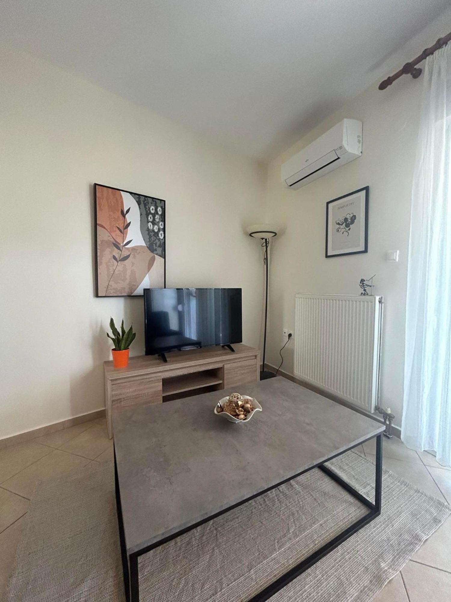 Theros Kalamitsa Apartment *